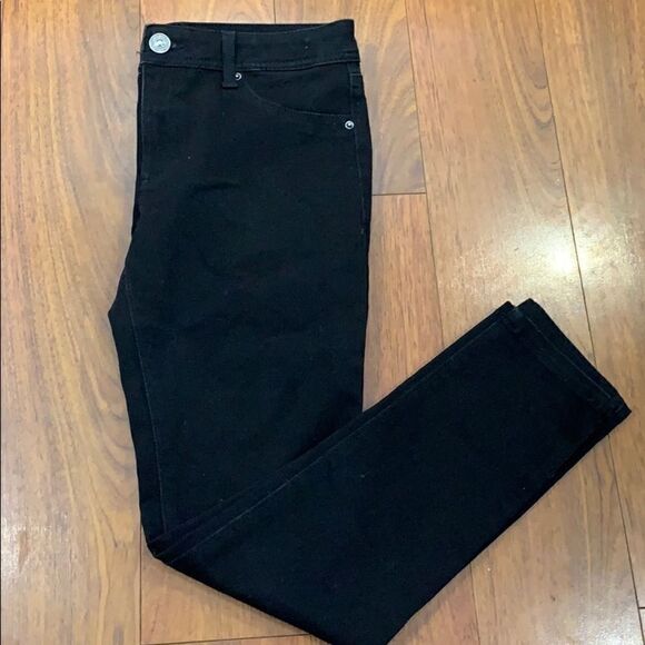 DL1961 Emma Legging in Onyx Size 29. Gently Worn. - Picture 2 of 7